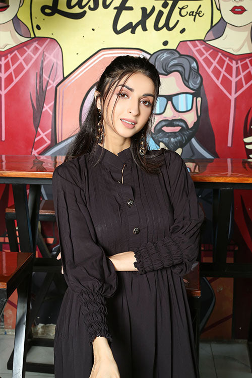 SOLID BLACK