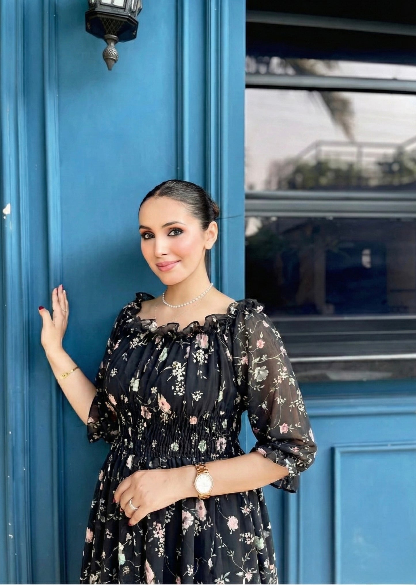 Rose Ruffles (black)